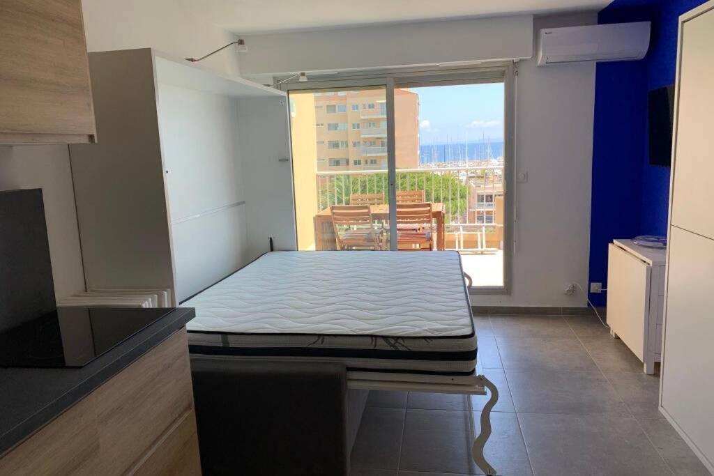 L'Effet Mer, Duplex Sur Le Port Avec Ses 2 Terrasses Vue Mer Hyeres Bagian luar foto